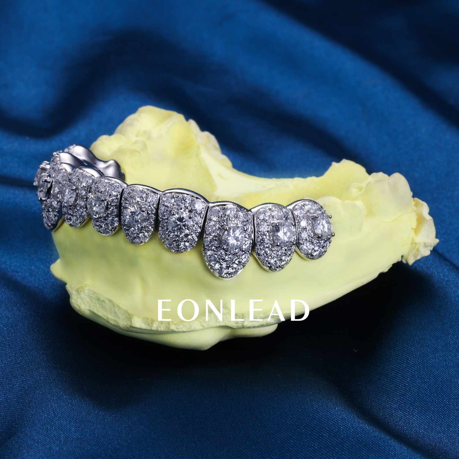 Custom S925 Silver White Gold Plated Bottom 10Flawless Big Moissanite Diamond Perm cut Teeth Grillz