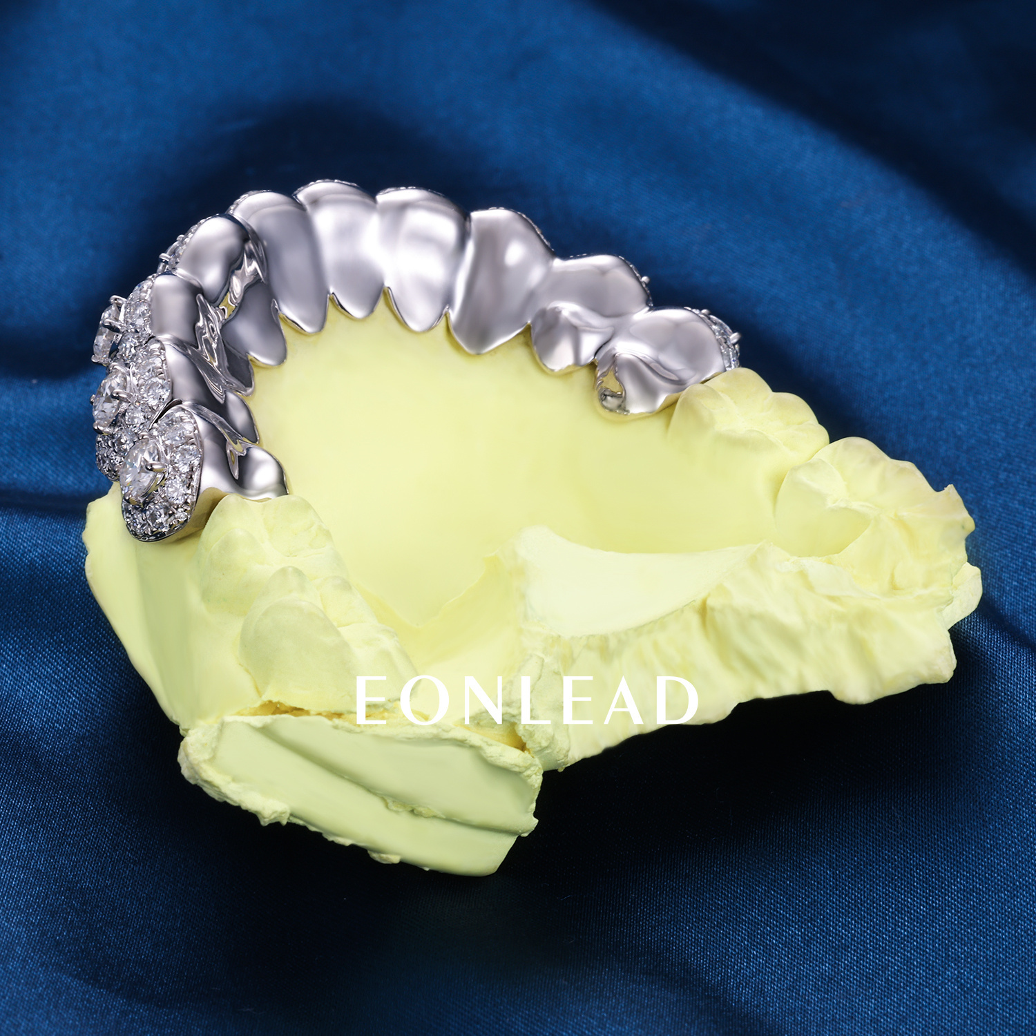 Custom S925 Silver White Gold Plated Bottom 10Flawless Big Moissanite Diamond Perm cut Teeth Grillz