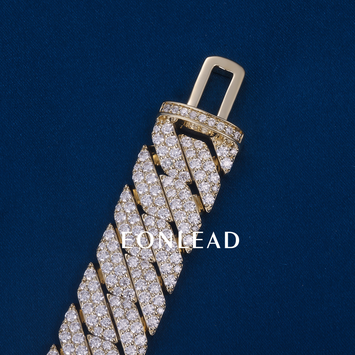 Custom 8mm 8inches S925 Silver Yellow Gold Plated D VVS Moissanite Diamond Cuban Chain Bracelet