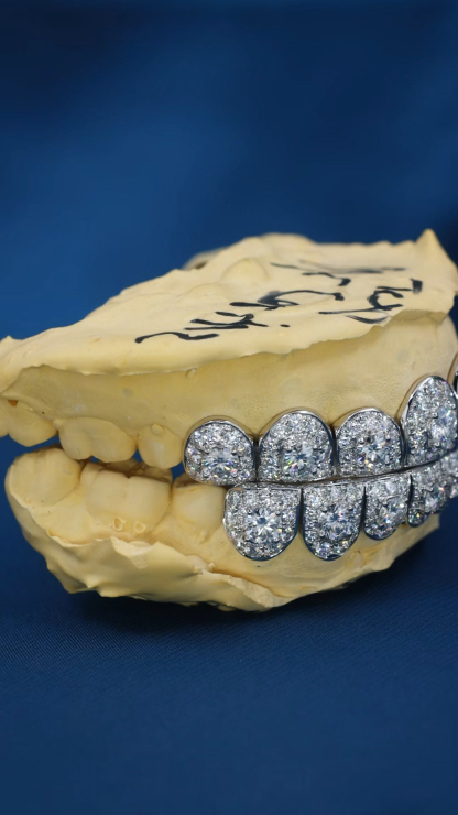 Custom Women Men S925 Silver White Gold Plated Top & Bottom 8 Flawless Big Moissanite Diamond Perm cut Teeth Grillz