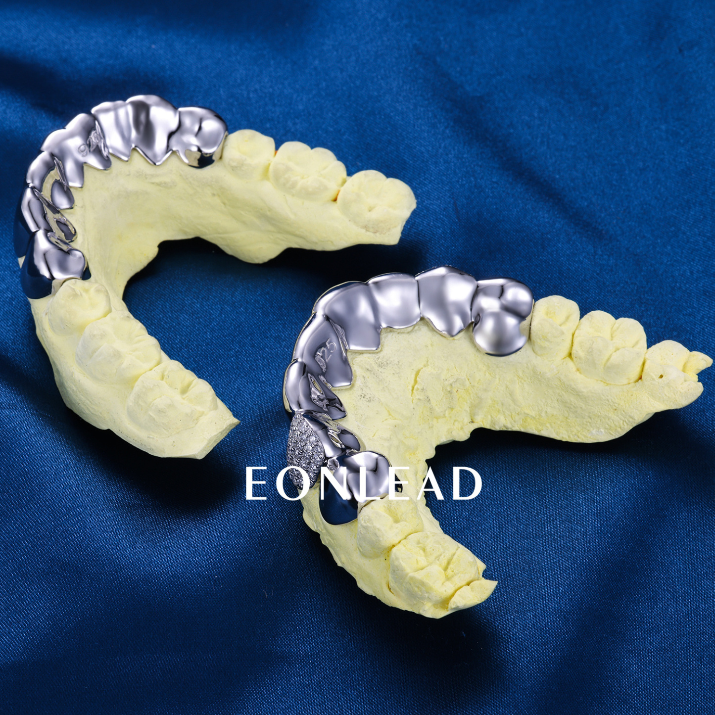 Custom S925 Solid Plain Silver White Gold Plated Flawless Moissanite Diamond Top & Bottom 8 Perm cut Teeth Grillz