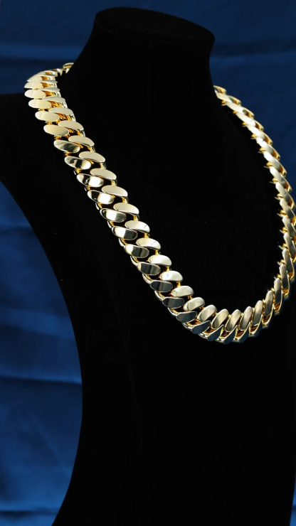 Custom 24mm 6-26inches S925 Silver Yellow Gold Plated D VVS Moissanite Diamond Clasp Cuban Chain Bracelet Necklace