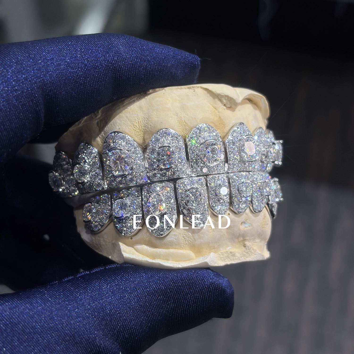 Custom Top Bottom 6 8 10 S925 Silver Giant VVS Moissanite Iced Out Lab Diamond Perm Cut Solid Gold Straight Cut Grillz for Teeth