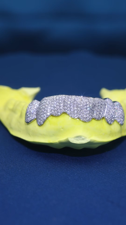 Custom S925 Silver Top & Bottom 2 - 10 D VVS Moissanite Diamond Deep cut Iced Out Teeth Grillz for Men Women