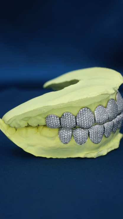 Custom S925 Silver White Gold Plated Top & Bottom 10 Flawless Moissanite Diamond Perm cut Honeycomb Setting Teeth Grillz