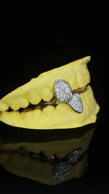 Custom 925 Silver 3 Teeth Galaxy Set Grillz Fully Paved Moissanite Lab Diamond Micro Pave Single Tooth Grills Minimalist Hip Hop Custom Dental Jewelry Rapper