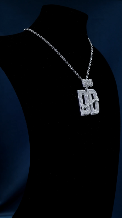  Custom Iced Out Double DD Letter Name Pendant With 608 Top Charm Silver Plated Micro Pave Moissanite Lab Diamond Custom Hip Hop Necklace Charm High End Jewelry For Men Women