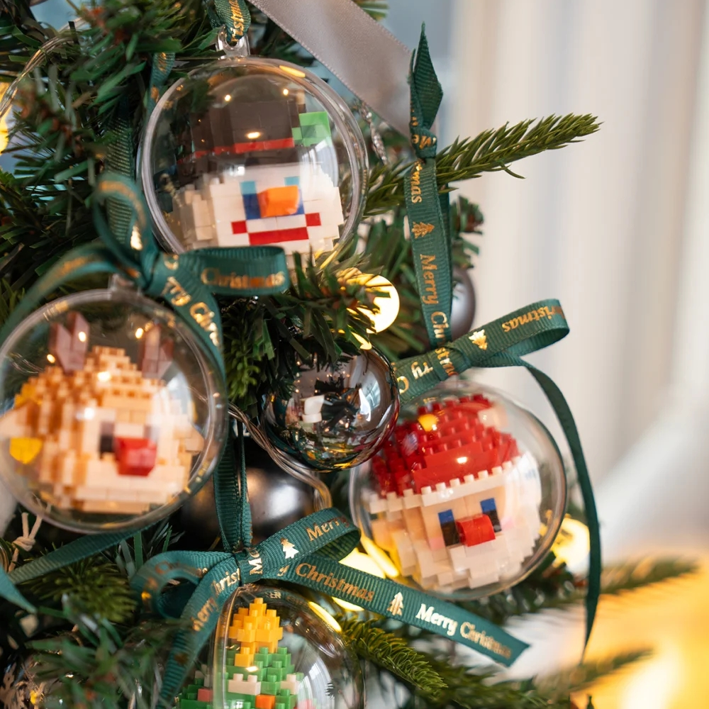 Classiche Decorazioni Natalizie A Forma Di Mattoncini, Da Custodire Per I Nonni. - 