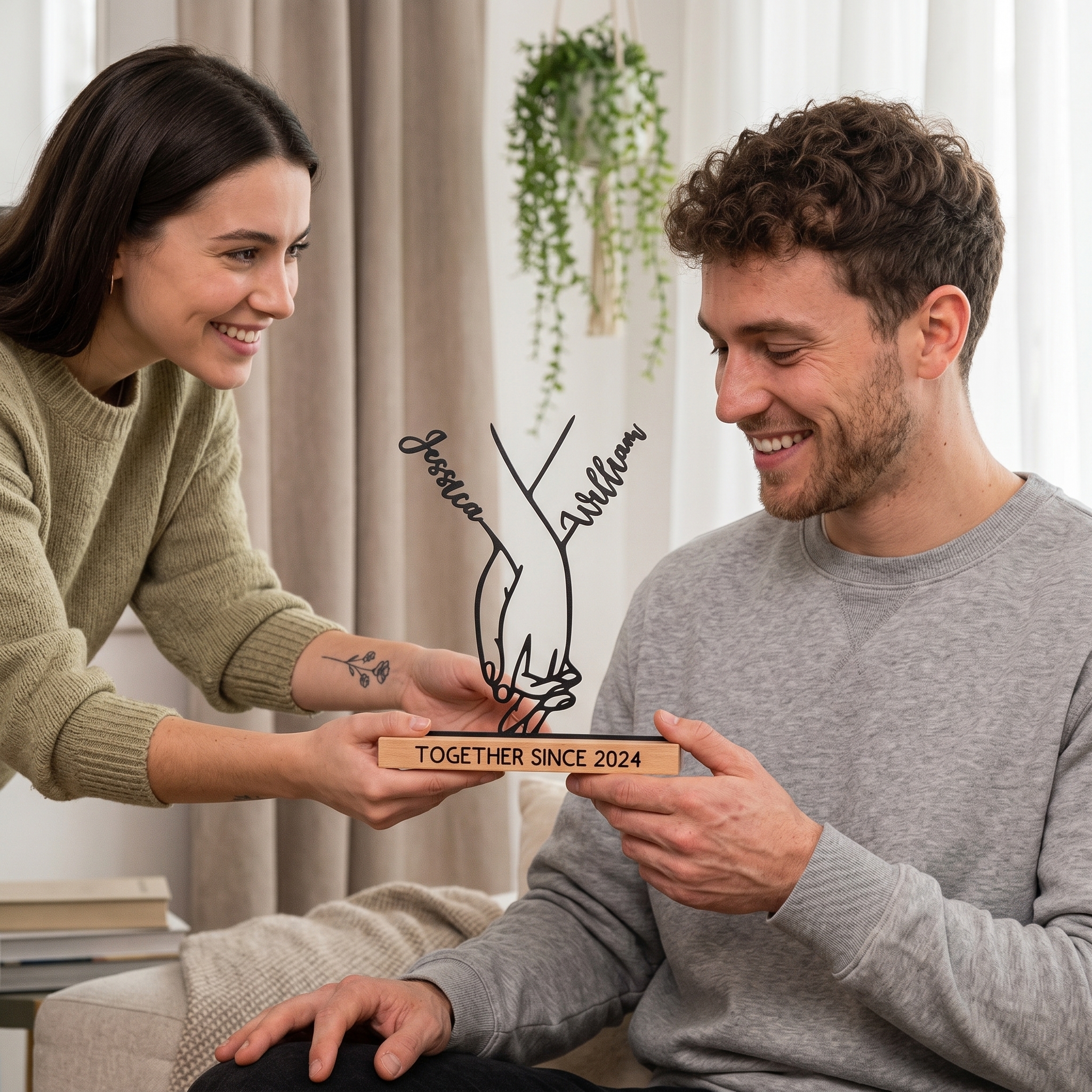 Hands Standee Couple Holding Hand - Personalized Metal Desk Silhouette Sculpture