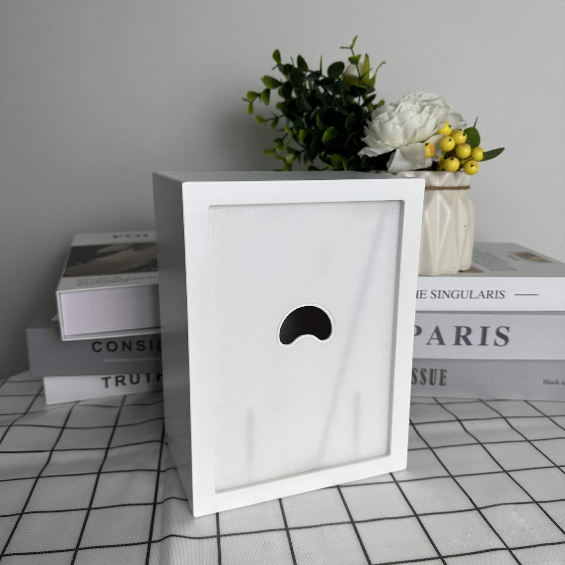 Creative Light-Up Tissue Box Sleeve The Flowing Skirt-style Tissue Box Sleeve can Store Tissues and Napkins