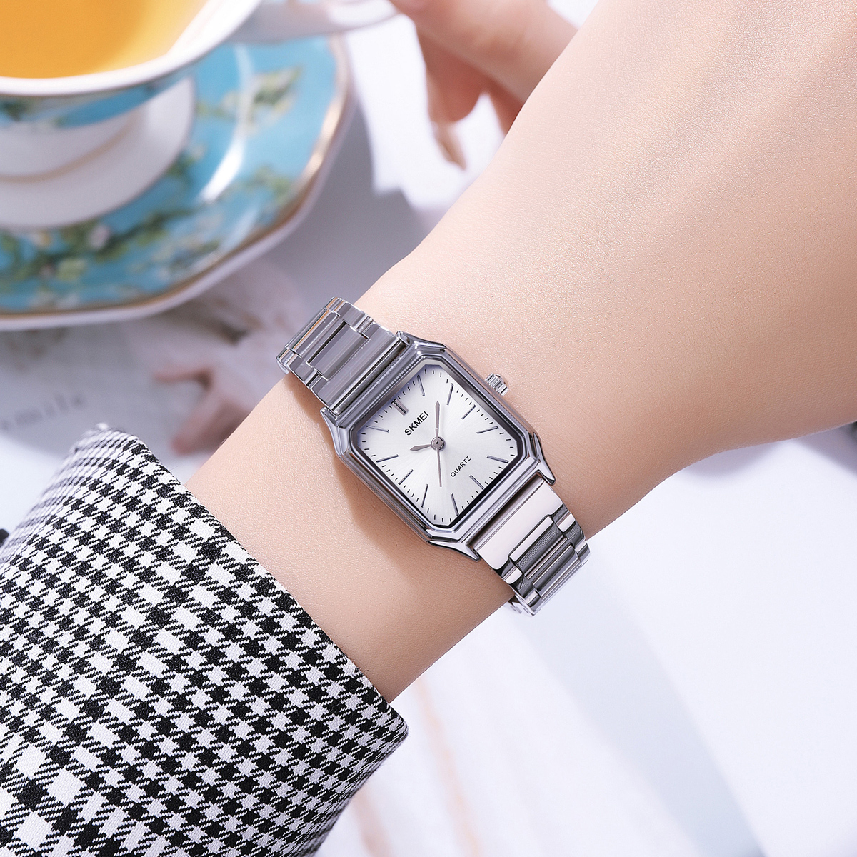 SKMEI 2237 Minimalist Ladies Watch