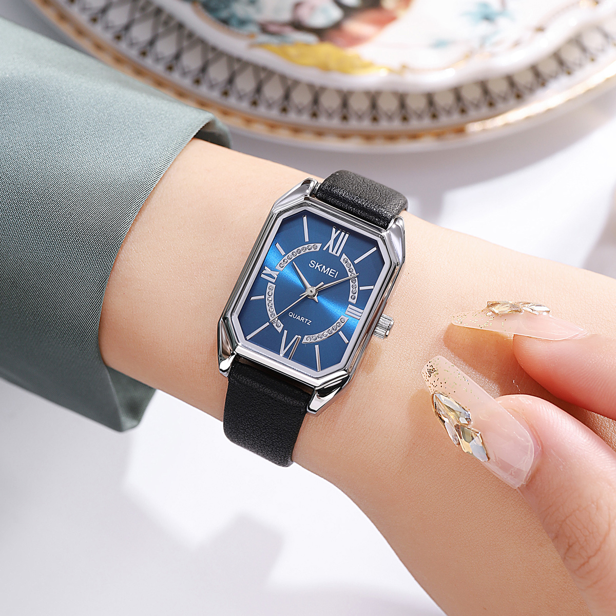 SKMEI 2238 Luxury Quartz Watch Ladies