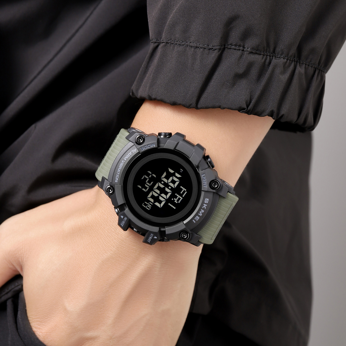 SKMEI 2313 Vibrating alarm watch