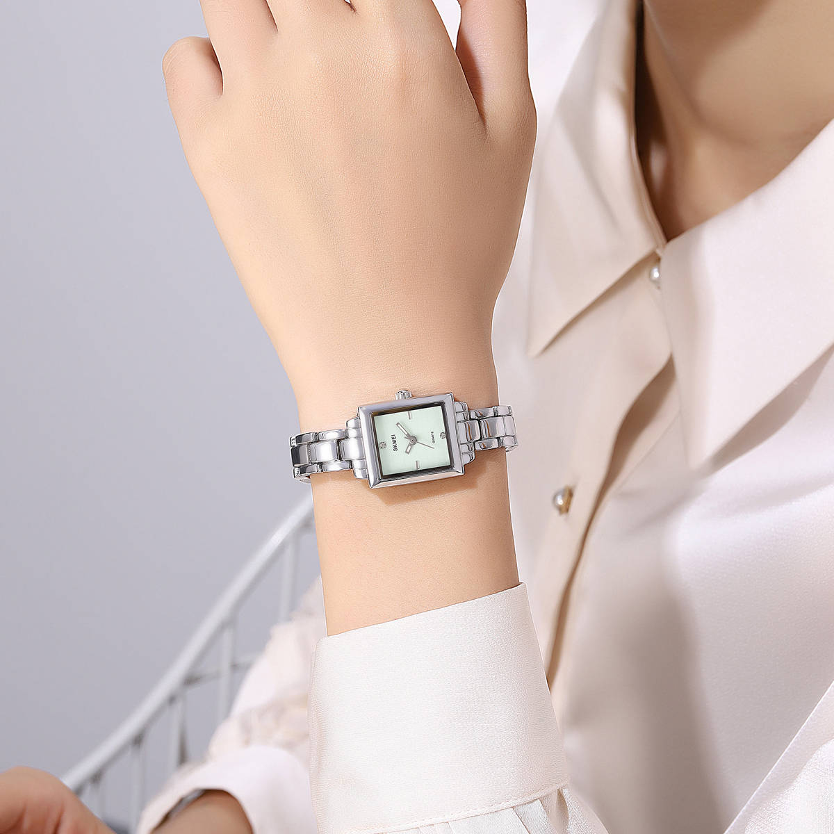 SKMEI 2315 Luxury Square Watch for Woman 