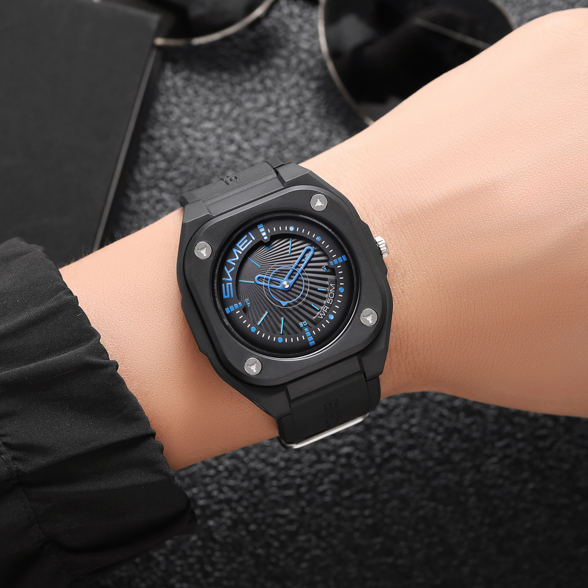 SKMEI 2329 Men's Classic Designer Sport Analog Quartz Watch