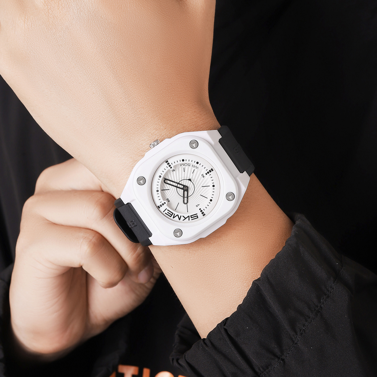 SKMEI 2329 Men's Classic Designer Sport Analog Quartz Watch