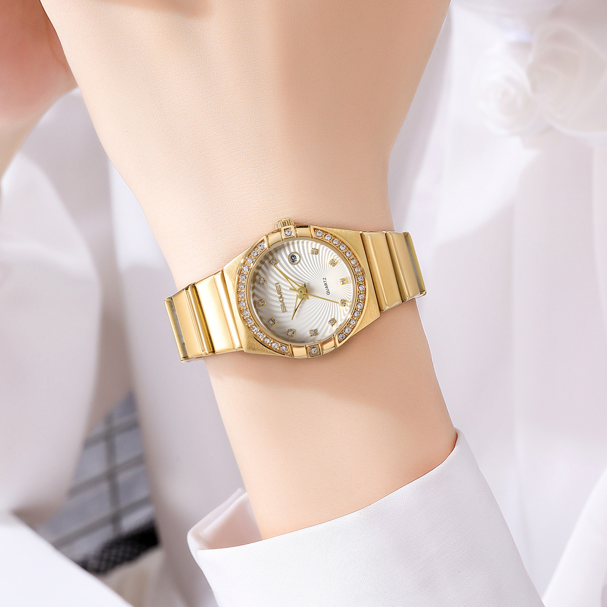 SKMEI 2342 Women's Quartz Watch