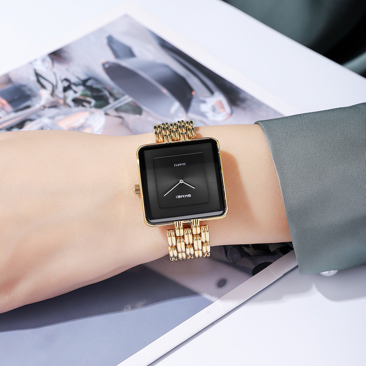 Skmei 2372 Luxury Lady Quartz Watch Customized logo Wholesale Stainless Steel Strap