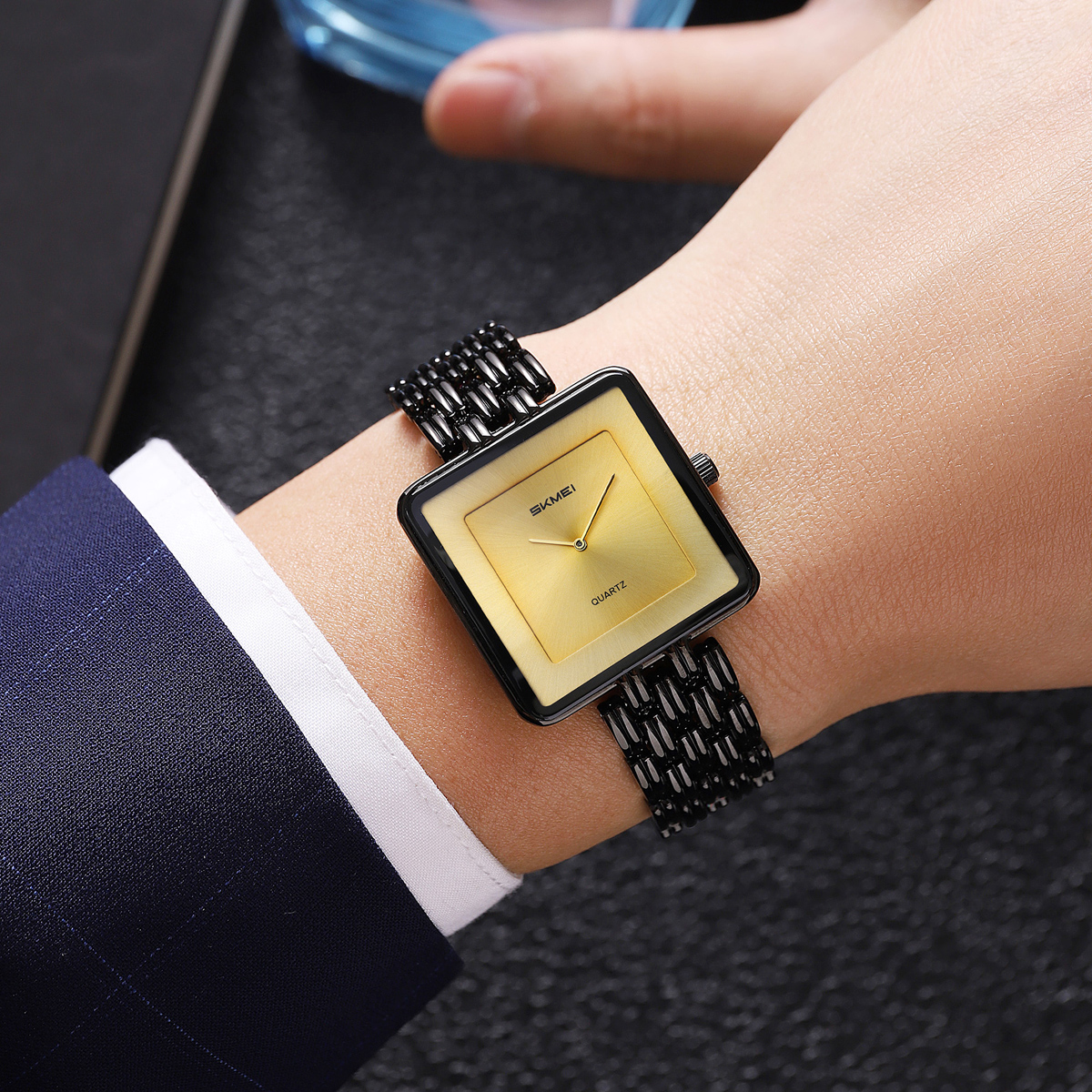 Skmei 2372 Luxury Lady Quartz Watch Customized logo Wholesale Stainless Steel Strap