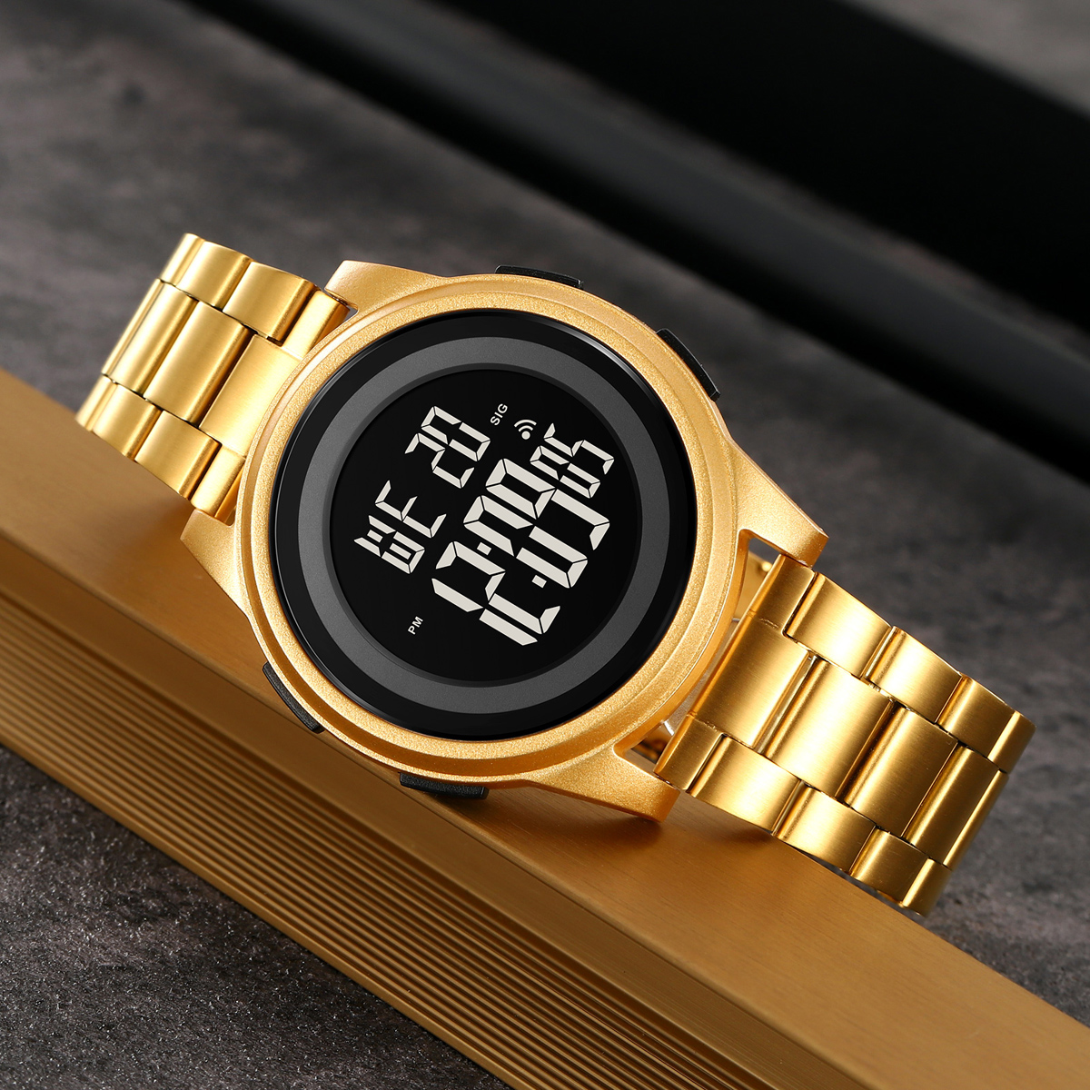 SKMEI 2379 Reloj De Hombre Electronic Metal Chronograph Watch