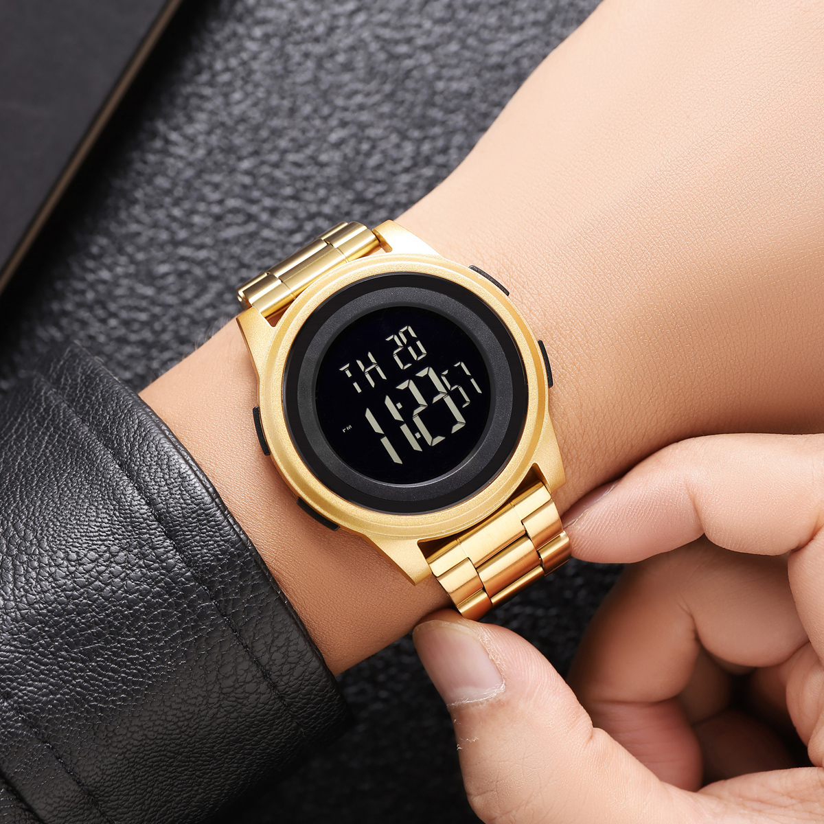 SKMEI 2379 Reloj De Hombre Electronic Metal Chronograph Watch