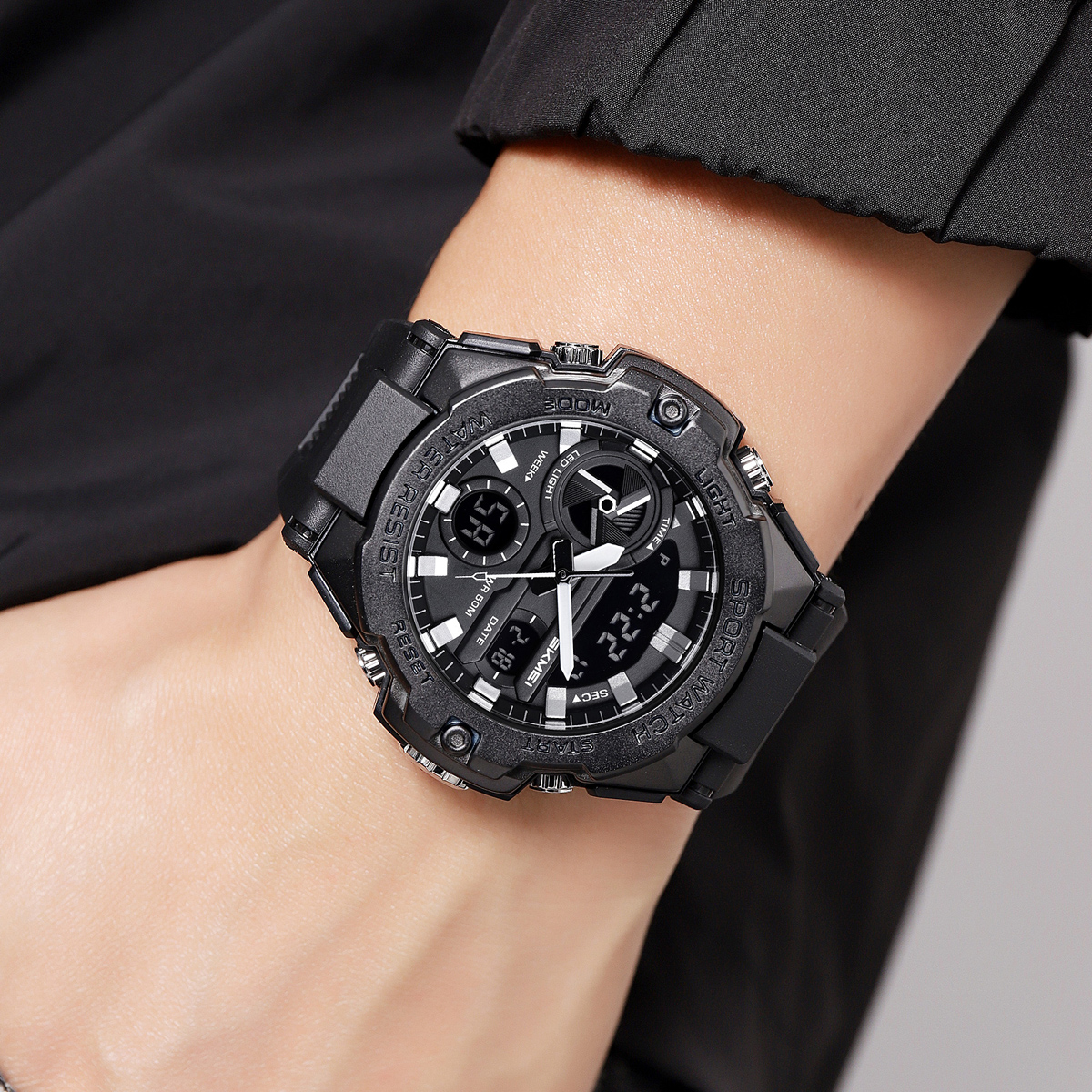 SKMEI 2383 Luxury Sports Digital & Analog Waterproof Watch for Men