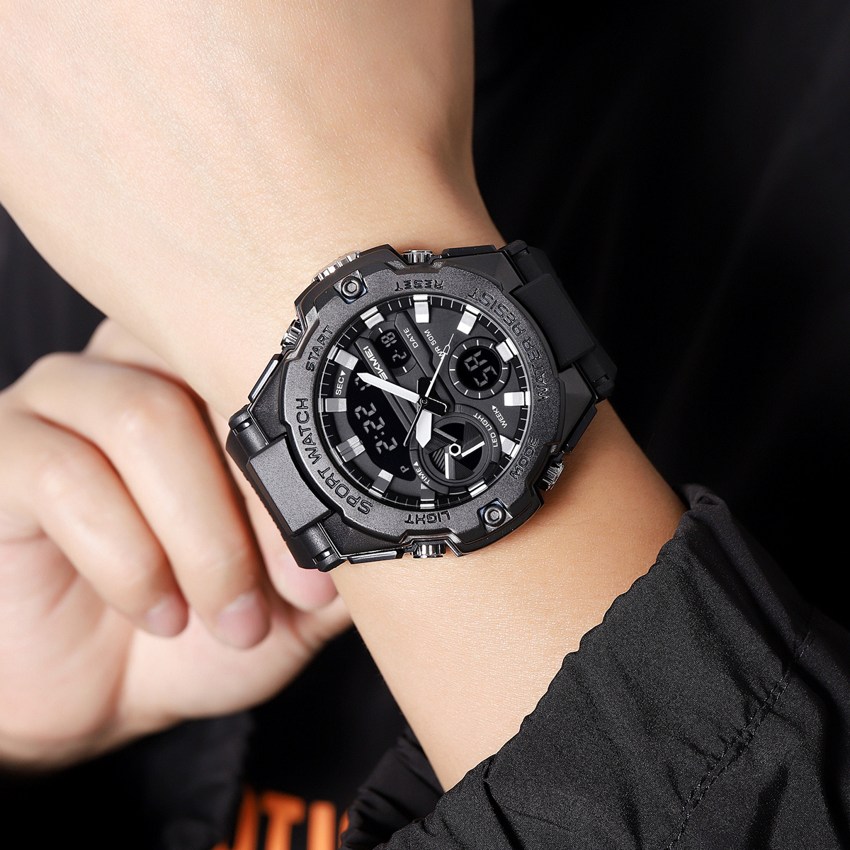 SKMEI 2383 Luxury Sports Digital & Analog Waterproof Watch for Men