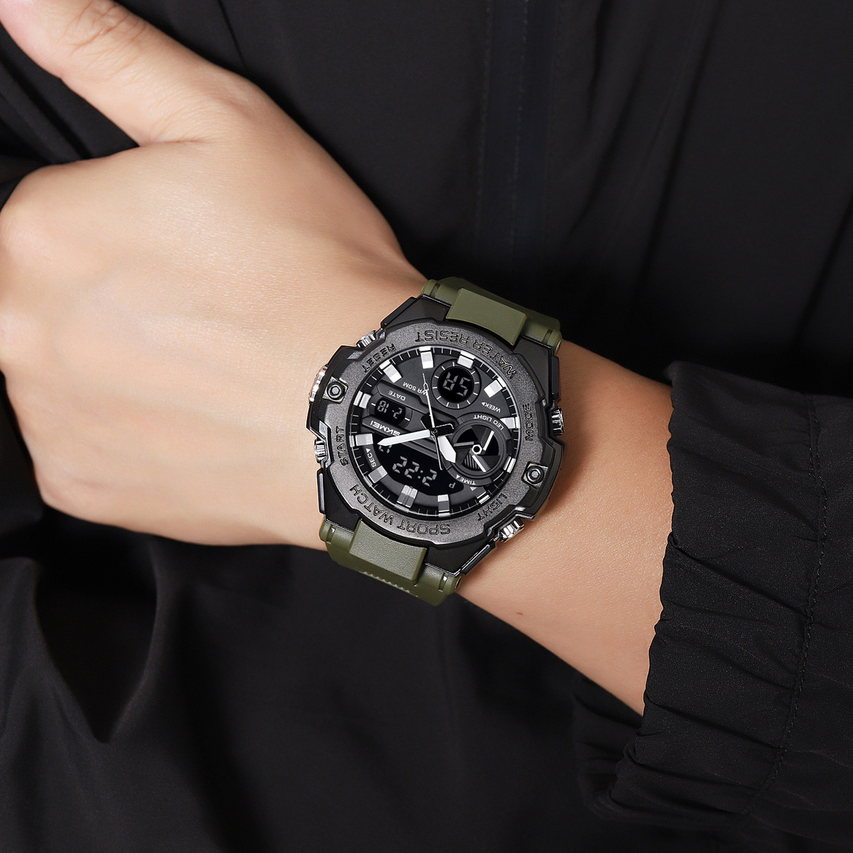 SKMEI 2383 Luxury Sports Digital & Analog Waterproof Watch for Men