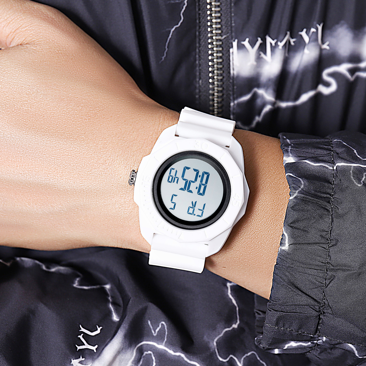 SKMEI 2394 50m Waterproof Sport Electronic Watches