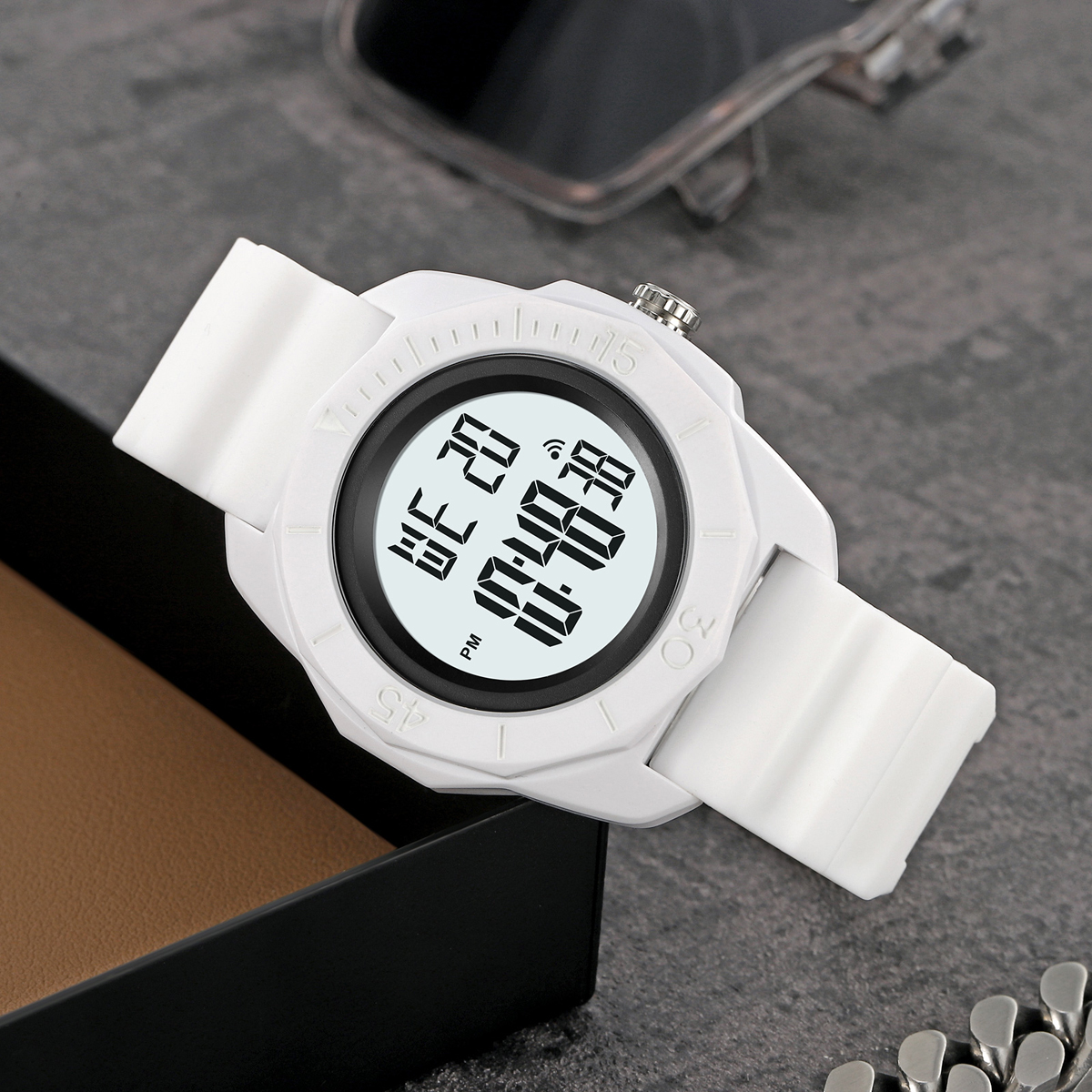 SKMEI 2394 50m Waterproof Sport Electronic Watches