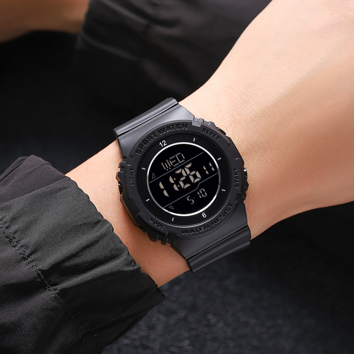 SKMEI 2400 Wholesale Mulitifunctionall Large Sports Electronic Men Digital Watch