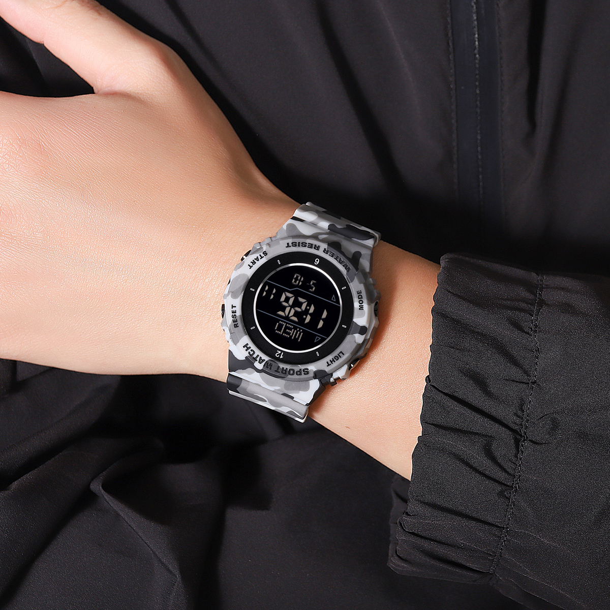 SKMEI 2400 Wholesale Mulitifunctionall Large Sports Electronic Men Digital Watch