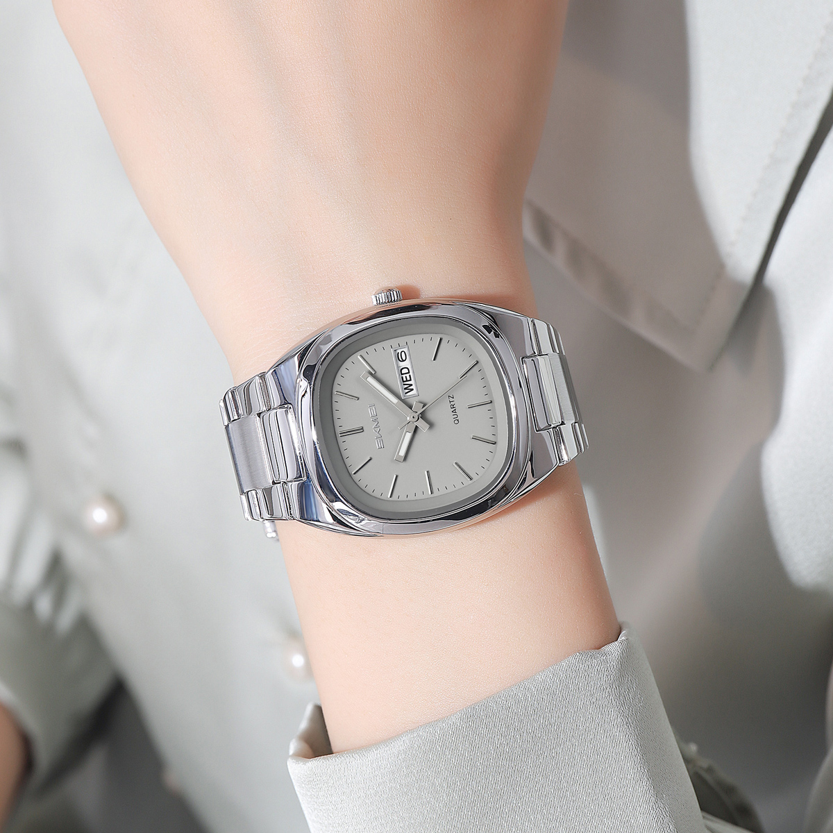 SKMEI 2420 Luxury Quartz Watches for Women