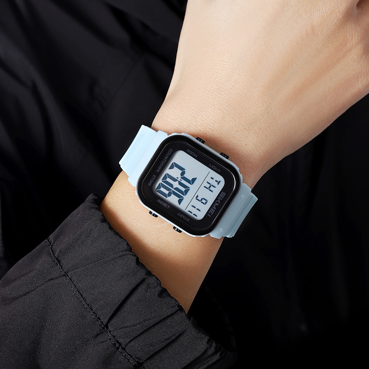 SKMEI 2437 Roj Fashion Digital Watch