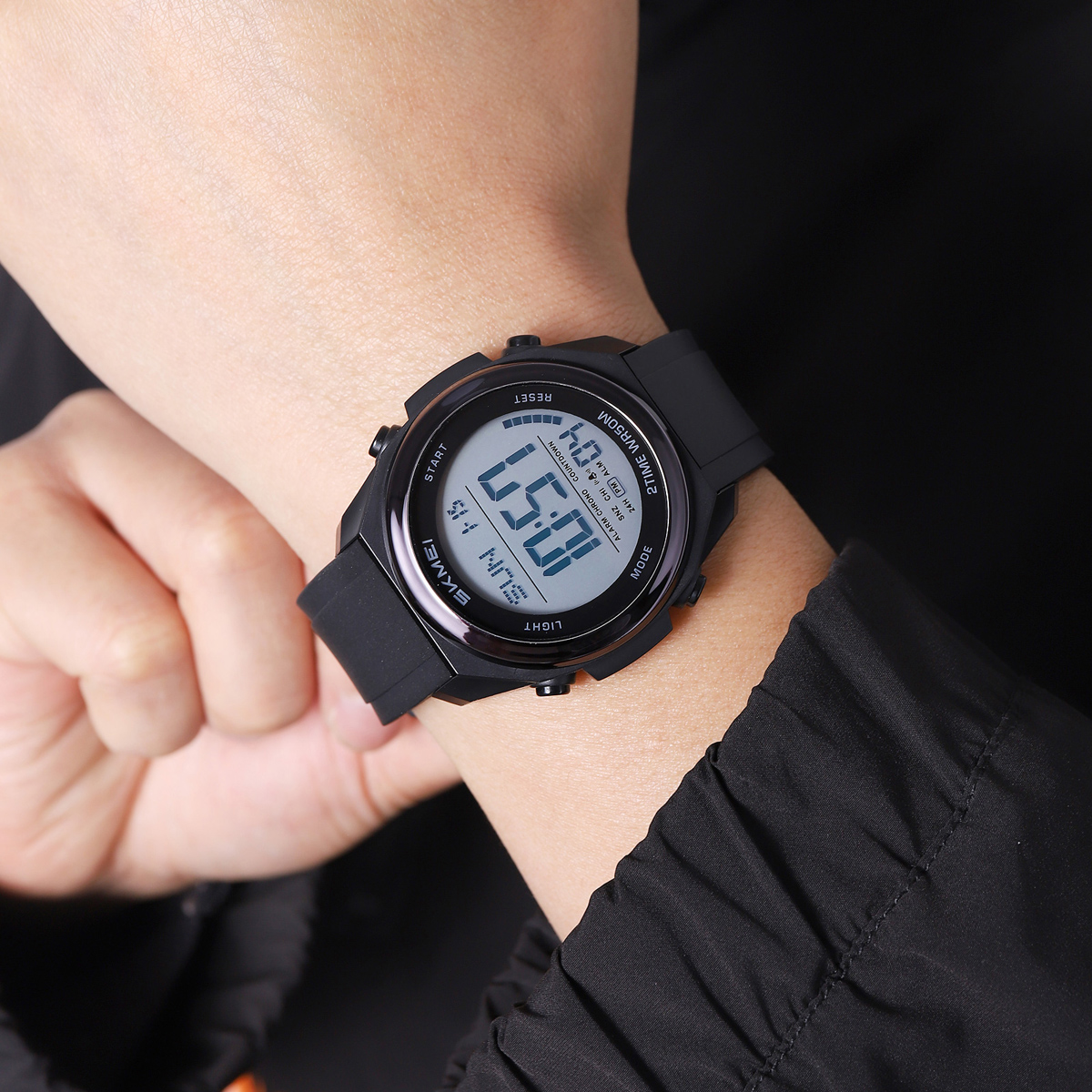 SKMEI 2455 Fashion Wrist Watch Men Wrist Sport Watch