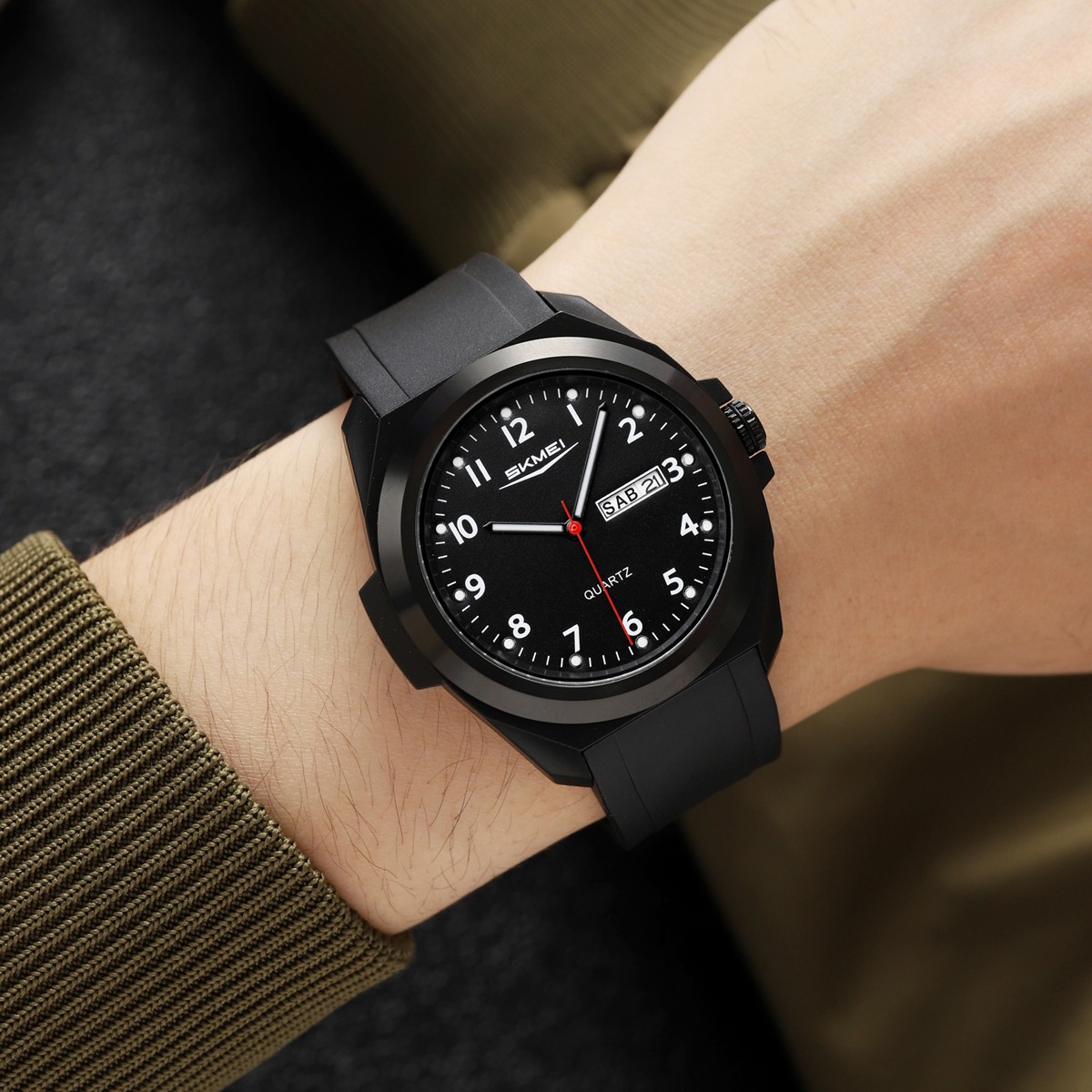 SKMEI 2472 Men's Sport Quartz Watch