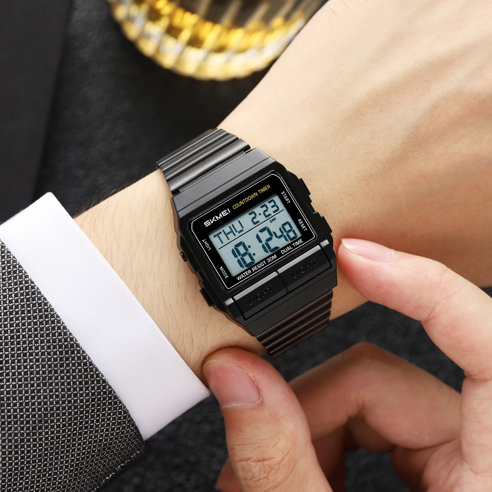 SKMEI 2475 Men's Simple Wristwatch Waterproof Alarm Luminous Spring Band