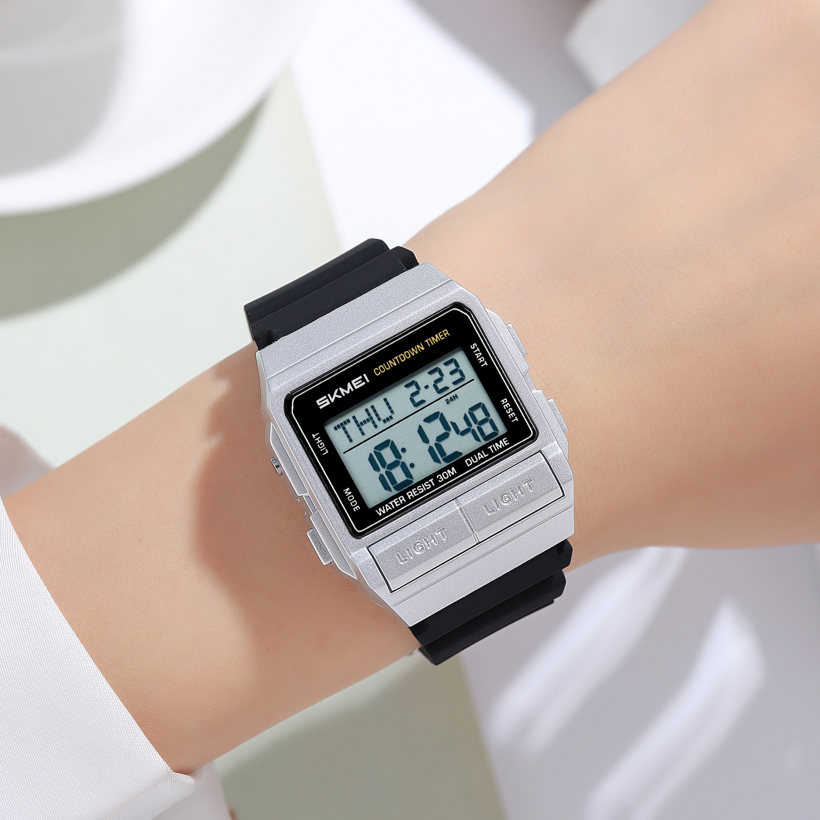 SKMEI 2475 Men's Simple Wristwatch Waterproof Alarm Luminous Spring Band