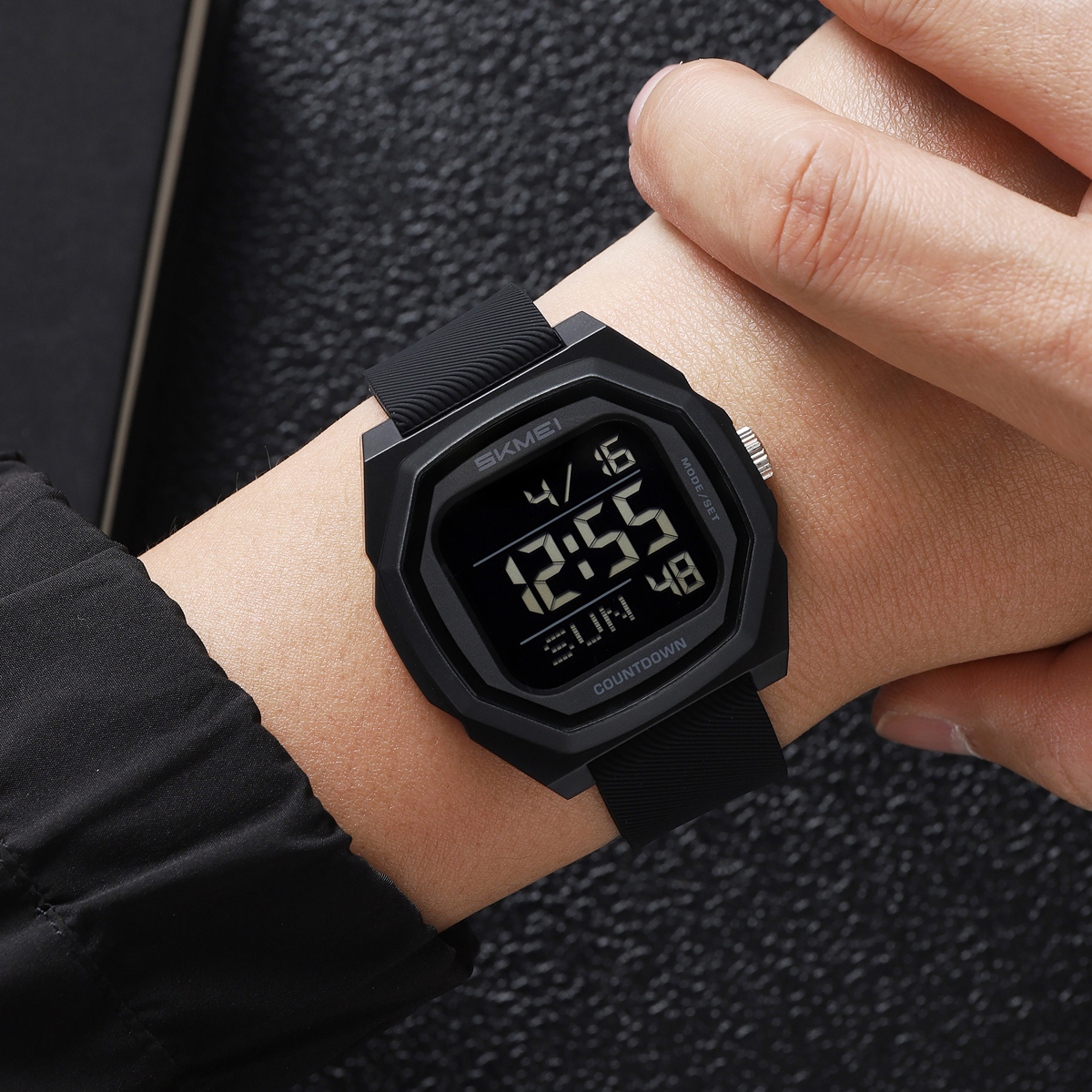 New Arrival Skmei 2495 Sport Digital Watch Waterproof 
