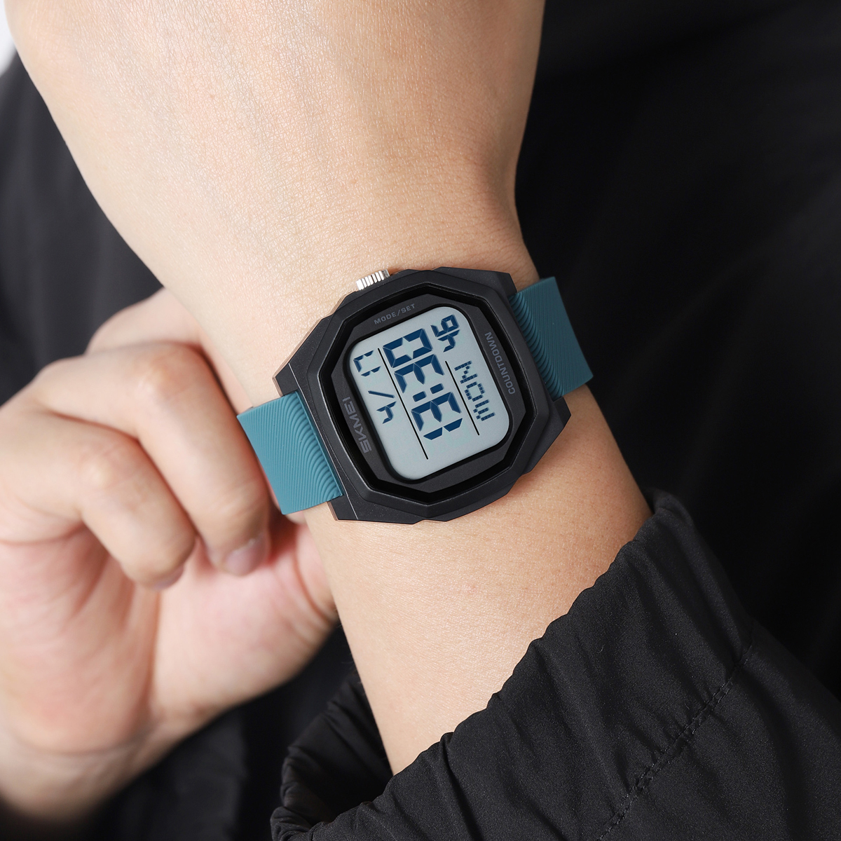 New Arrival Skmei 2495 Sport Digital Watch Waterproof 