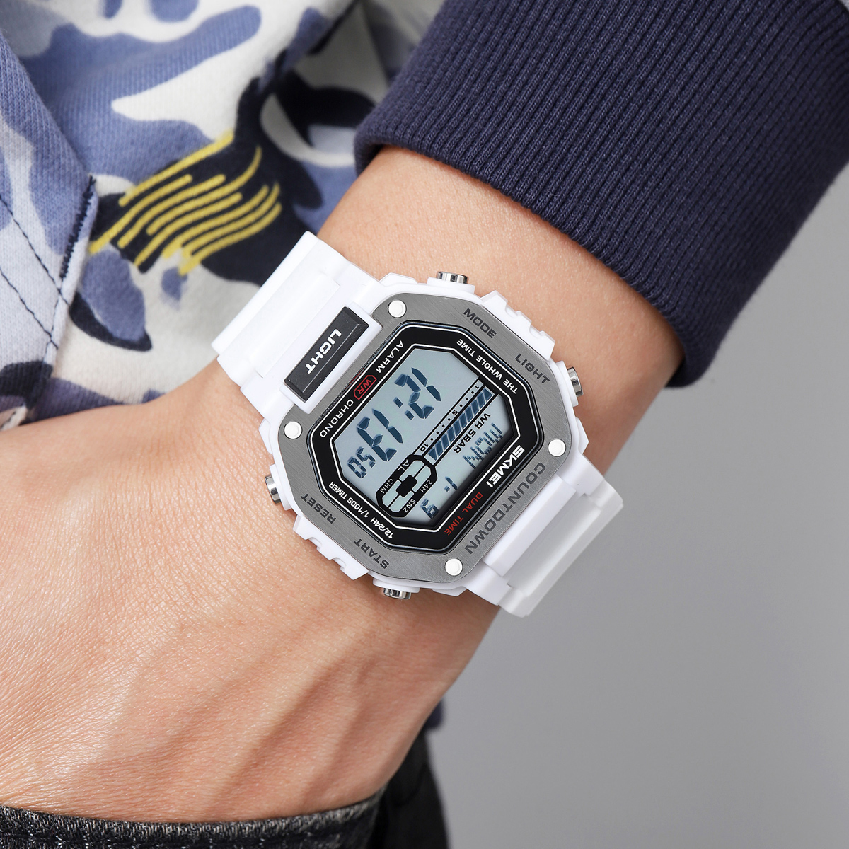 SKMEI 2522 Multifunctional Digital Sports Watch