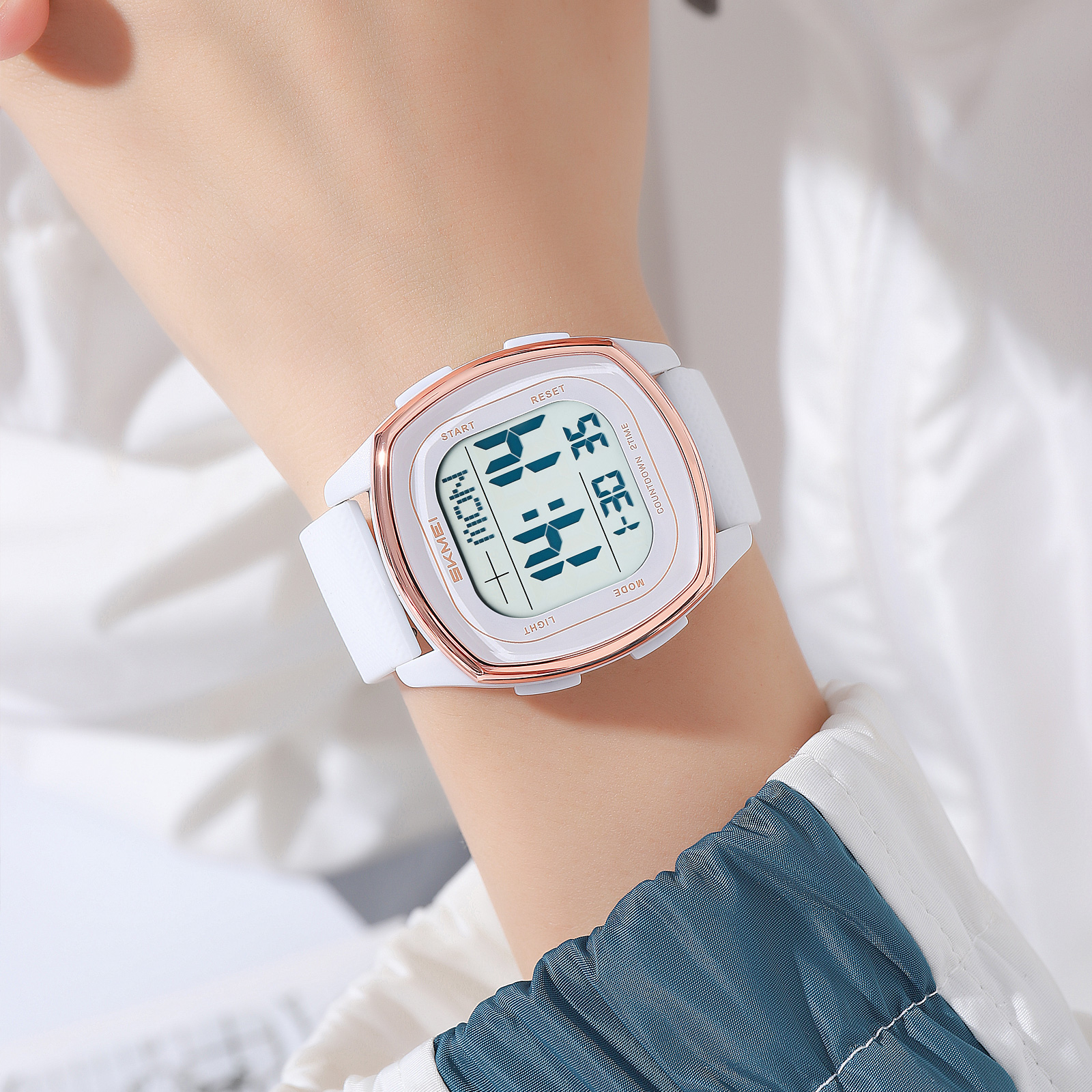 SKMEI 2541 New Design Chronograph with Alarm Fashionable Digital Sports Watch