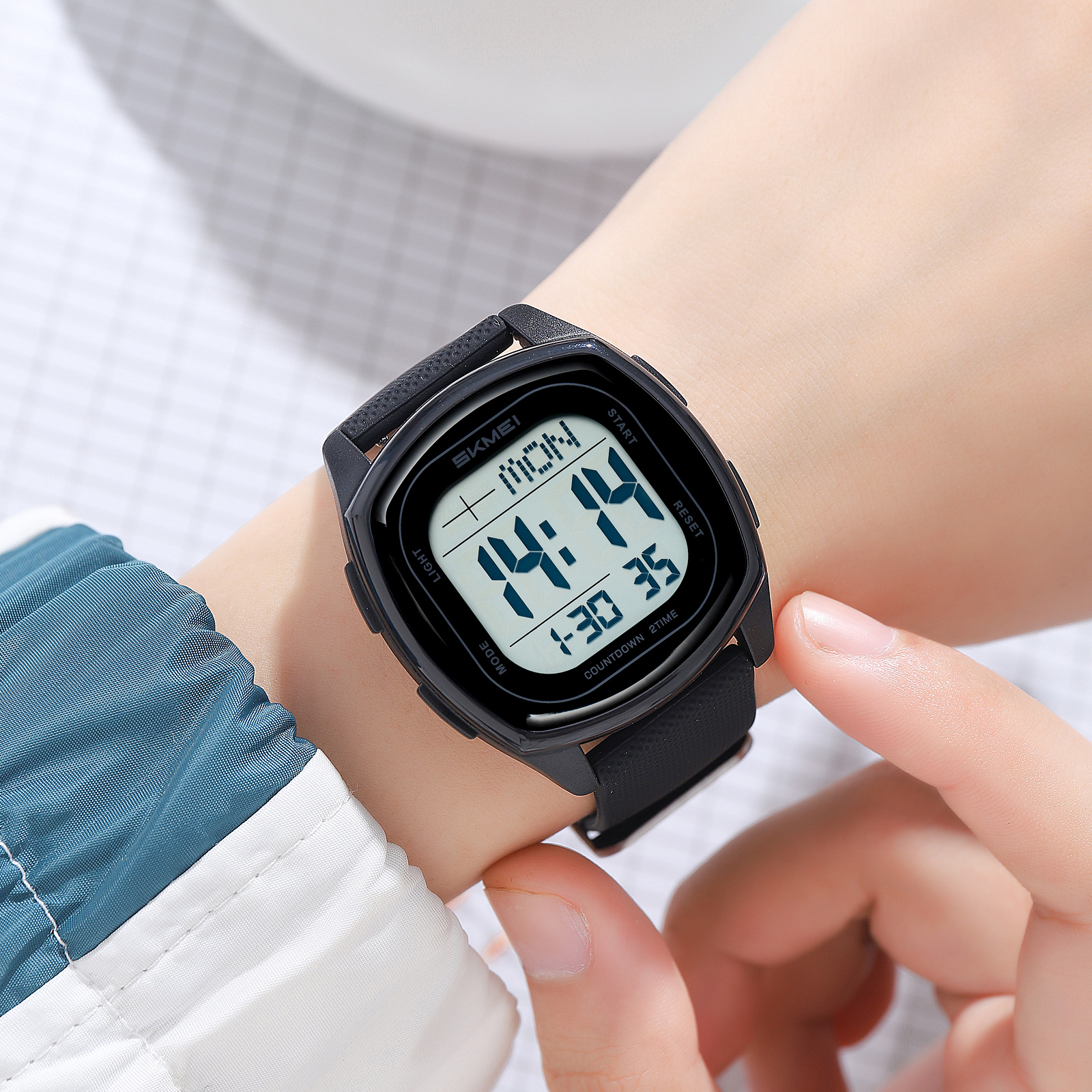 SKMEI 2541 New Design Chronograph with Alarm Fashionable Digital Sports Watch