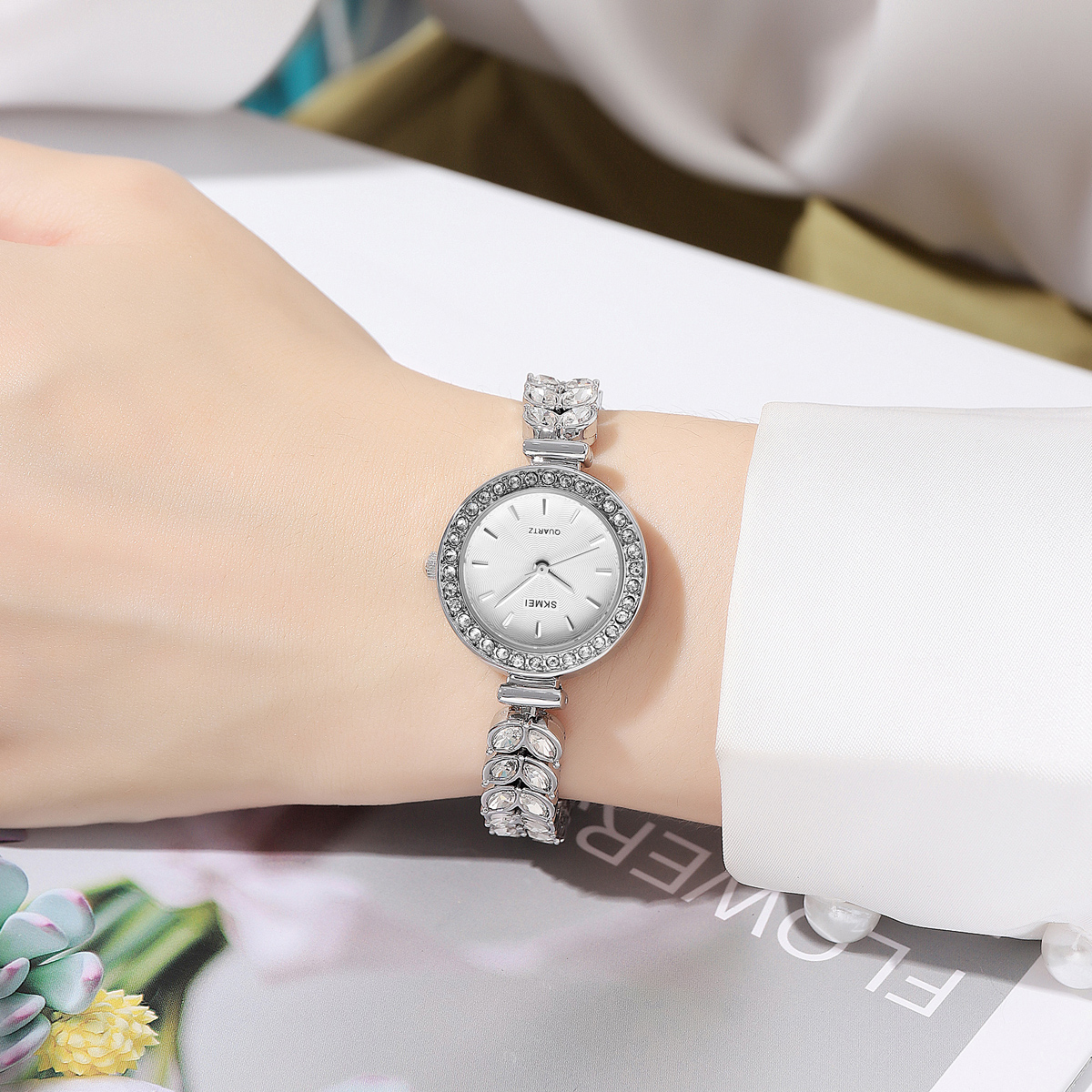 Skmei 2547 Elegant Bright Metal Lady Wrist Watch China Factory Wholesale Supply