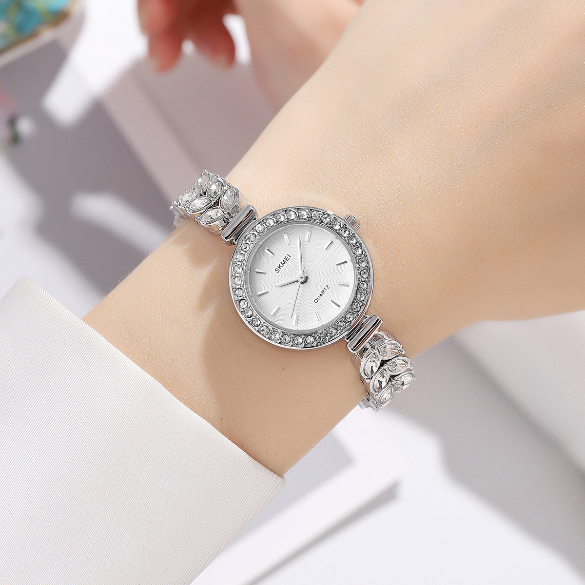 Skmei 2547 Elegant Bright Metal Lady Wrist Watch China Factory Wholesale Supply