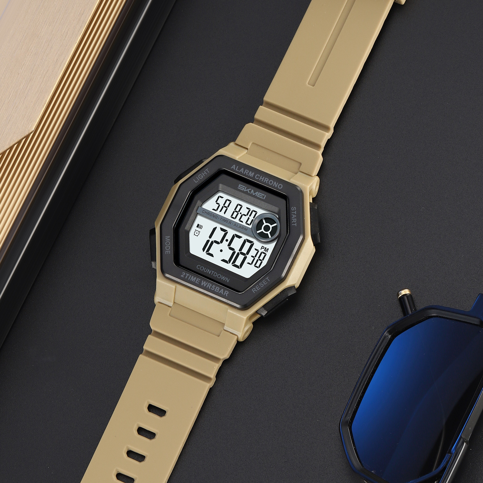 SKMEI 2552 Stylish OEM Man Digital Watch Water Proof Calender Concise Sports Watch Manufacturer