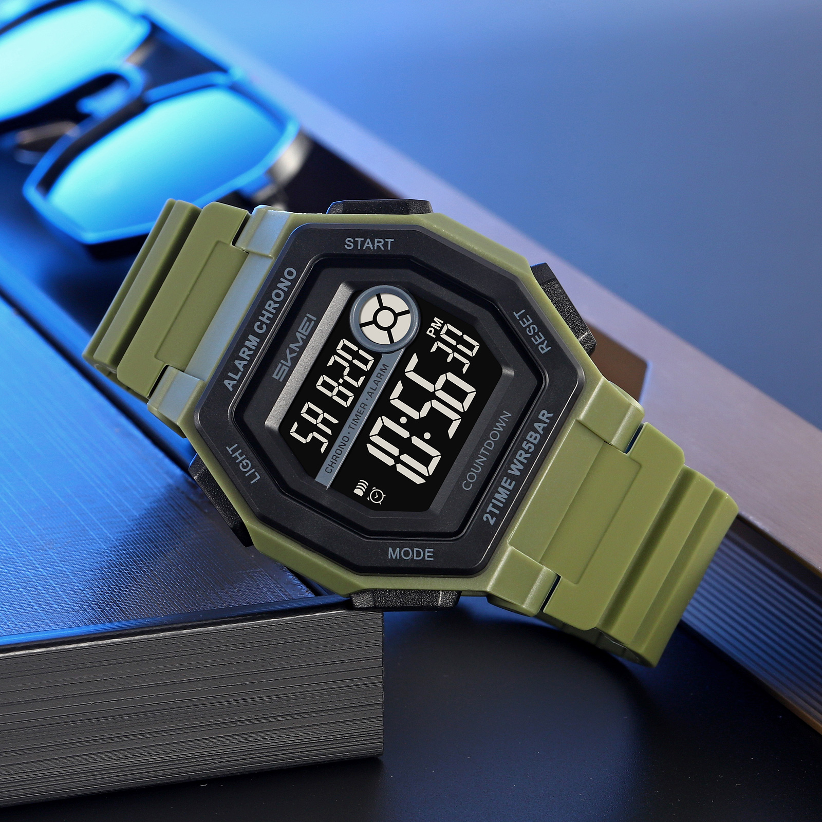 SKMEI 2552 Stylish OEM Man Digital Watch Water Proof Calender Concise Sports Watch Manufacturer