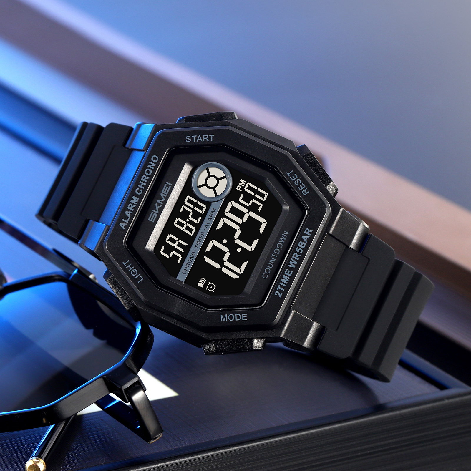 SKMEI 2552 Stylish OEM Man Digital Watch Water Proof Calender Concise Sports Watch Manufacturer