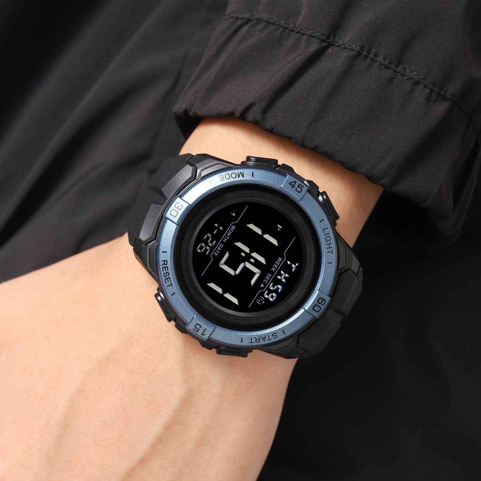 SKMEI 2565 Men's Fashionable Digital Sports Watch