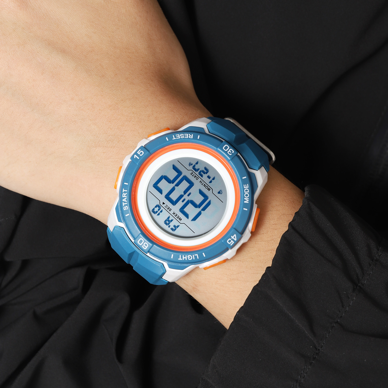 SKMEI 2565 Men's Fashionable Digital Sports Watch